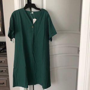 Relaxed fit green cotton dress. Never worn